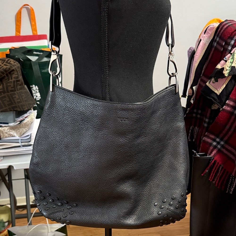 Authentic Tods Black Leather Shoulder Bag
